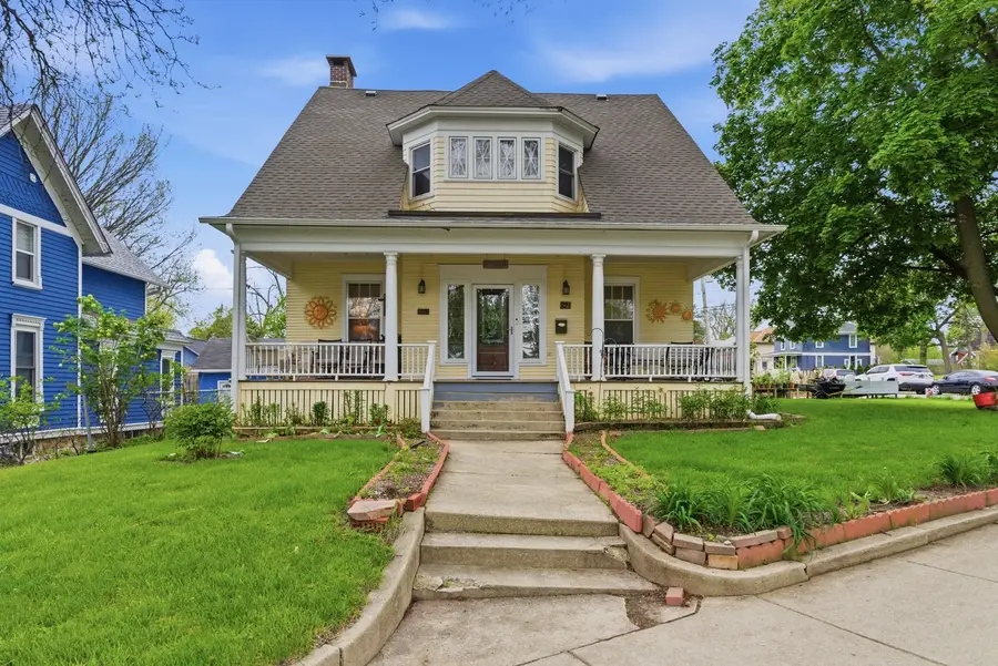 821 Larkin Avenue, Elgin, IL 60123 - #2