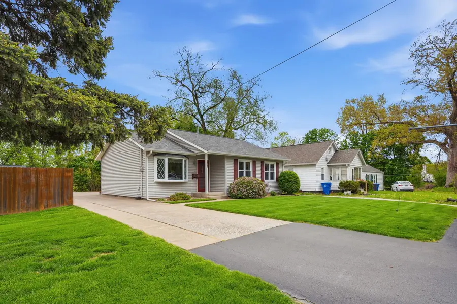 1160 32nd Street, Moline, IL 61265 - #2