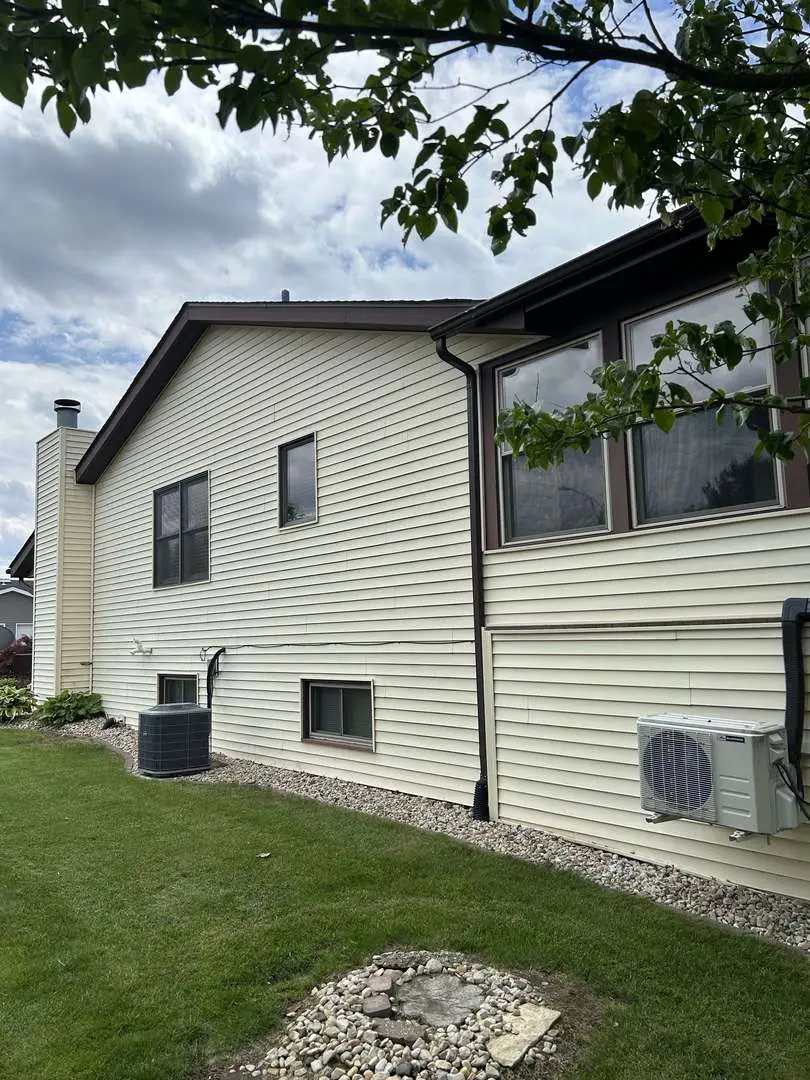 1002 Thornberry Court, Ottawa, IL 61350 - #3