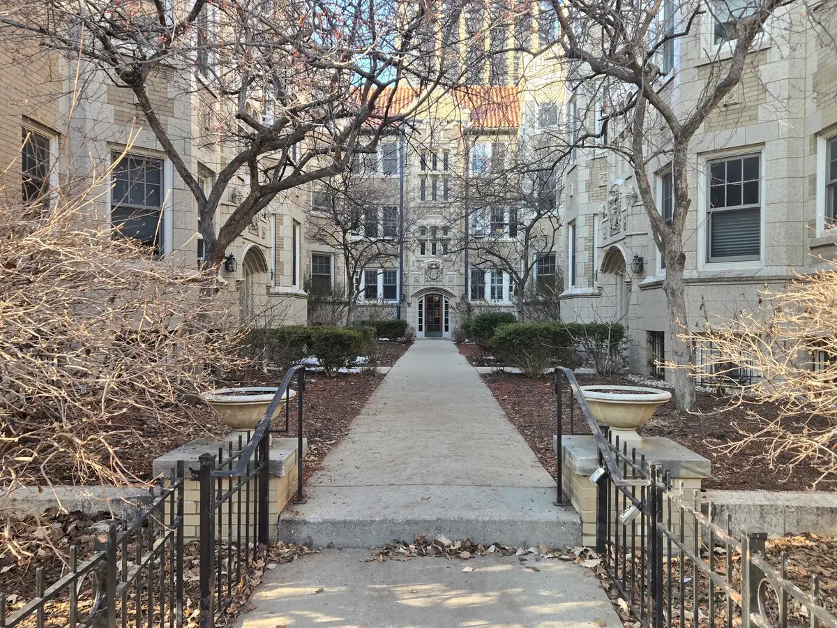 548 W Brompton Avenue #1E, Chicago, IL 60657 - #1