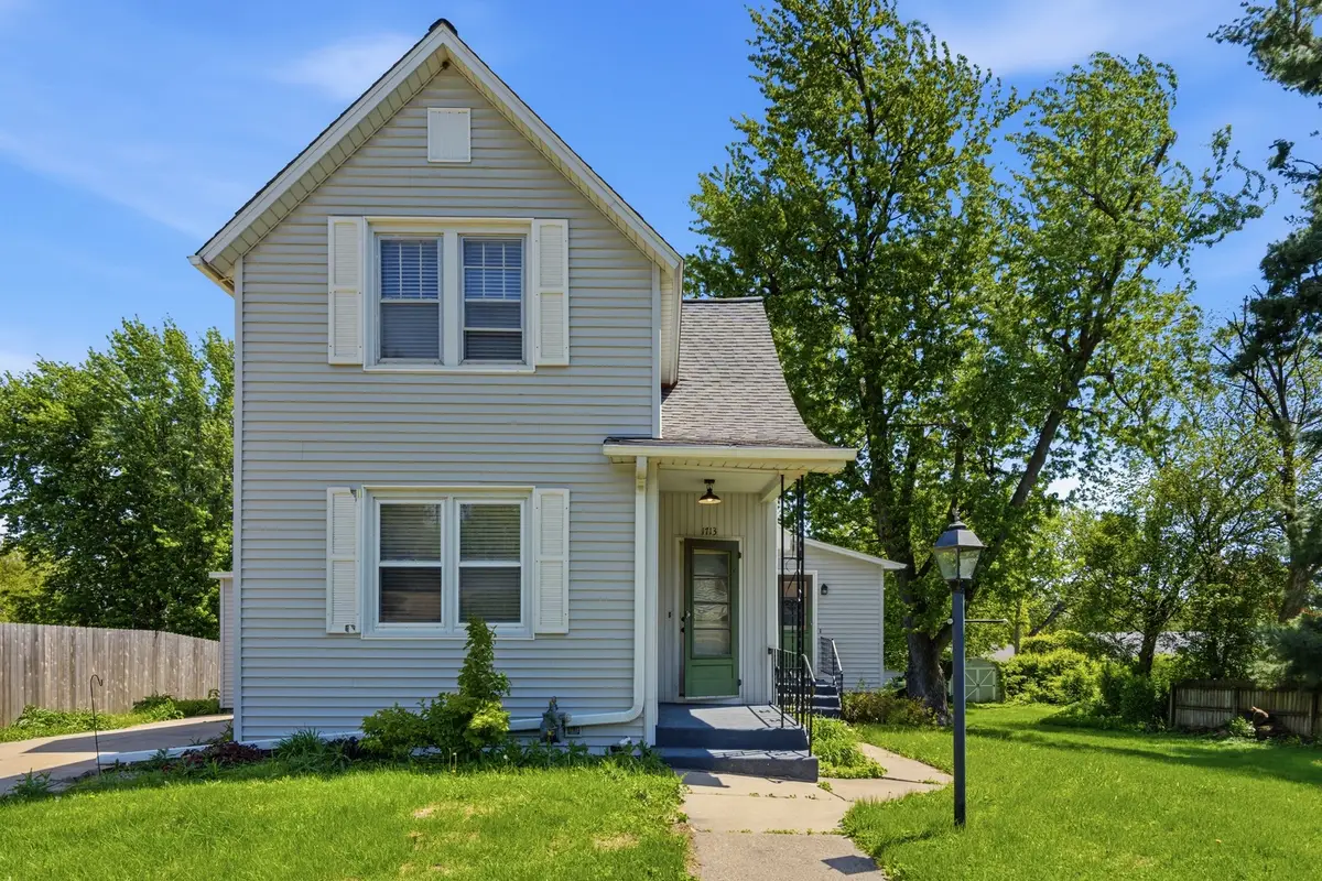 1713 N 5th Street, Clinton, IA 52732 - #1