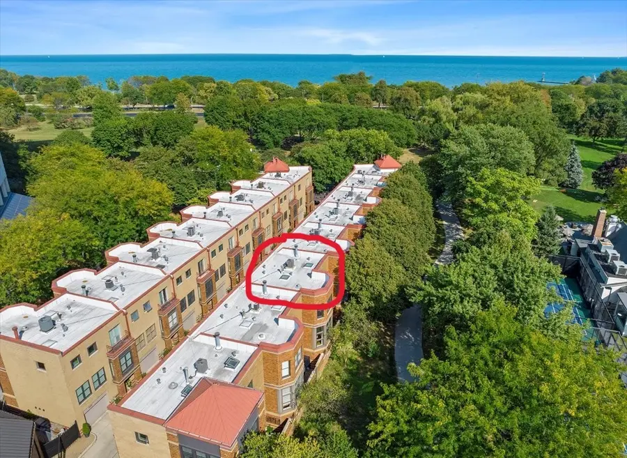 950 W Berwyn Avenue #3, Chicago, IL 60640 - #2