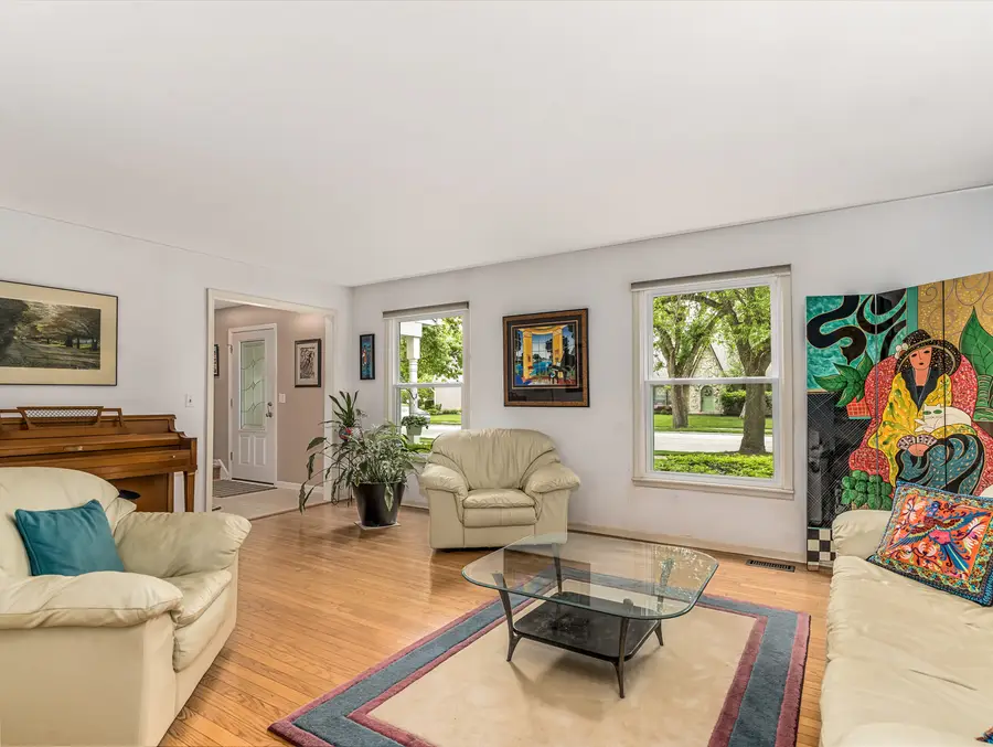 1813 Clyde Drive, Naperville, IL 60565 - #3