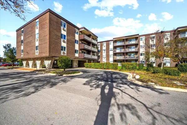 1311 S Finley Road #203, Lombard, IL 60148