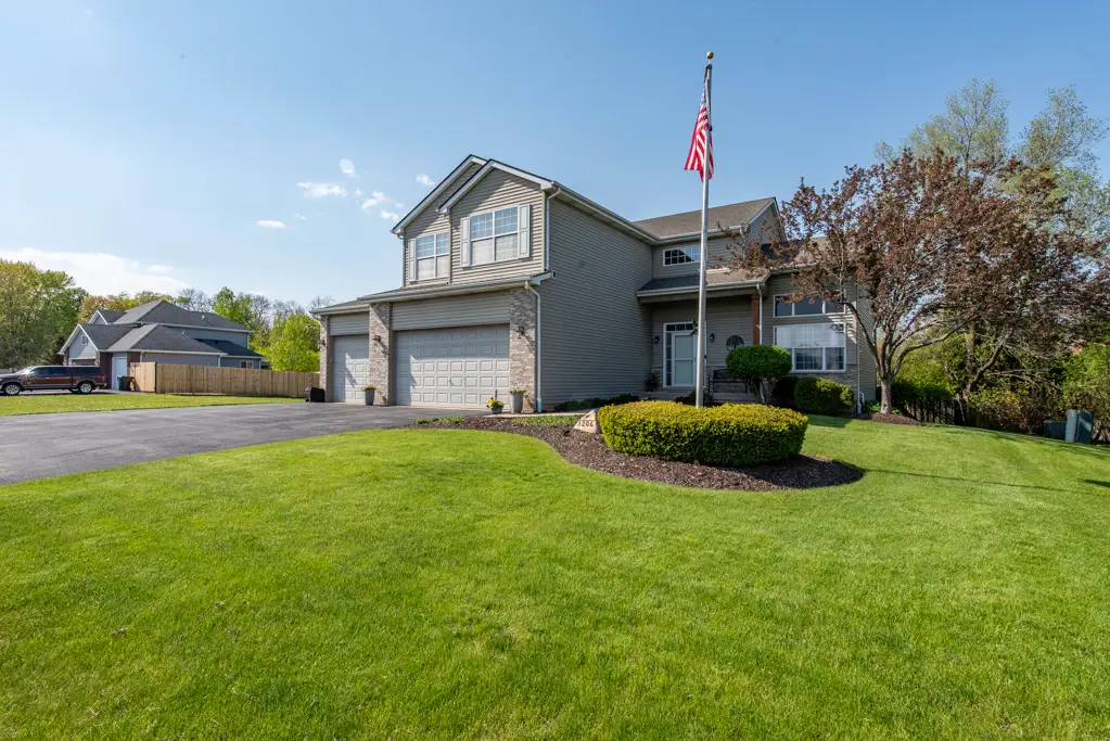 206 Chesapeake Bay, Winthrop Harbor, IL 60096 - #1