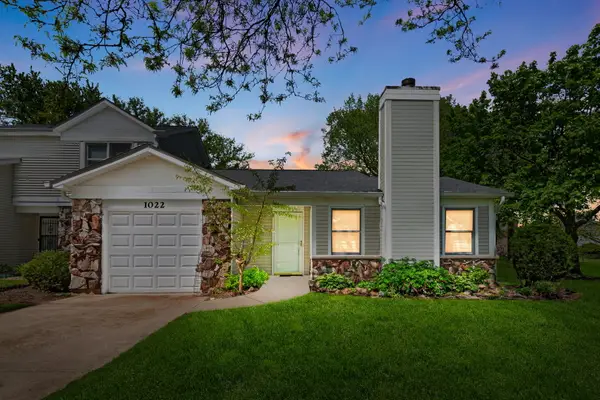 1022 Colony Lake Drive, Schaumburg, IL 60194
