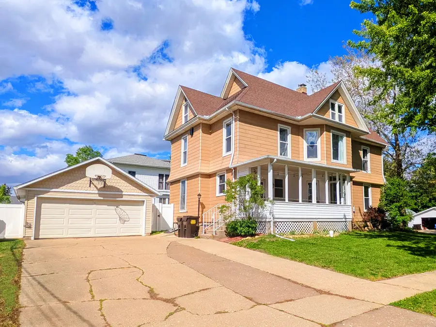 407 S Cherry Street, Morrison, IL 61270 - #2