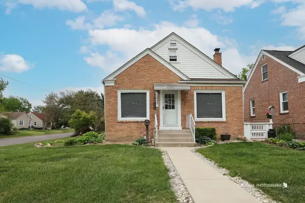 2431 W Ridgeland Avenue, Waukegan, IL 60085