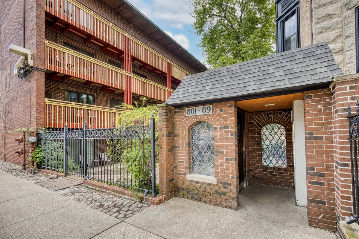 801 W Oakdale Avenue #1B, Chicago, IL 60657 - #1