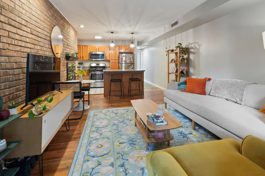 801 W Oakdale Avenue #1B, Chicago, IL 60657 - #3