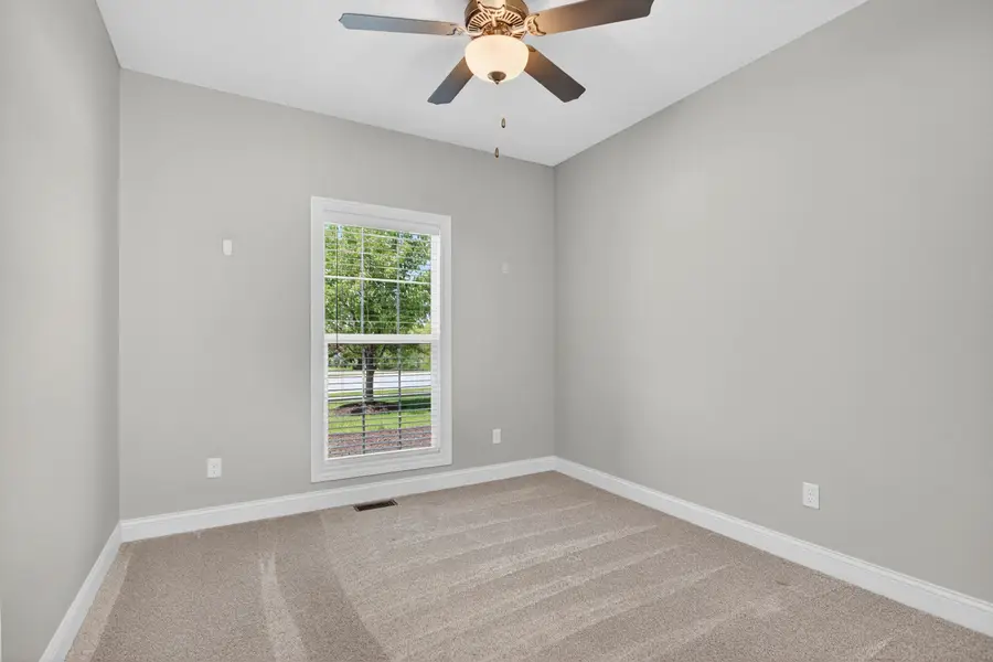 5653 E Creekside Lane, Bettendorf, IA 52722 - #3