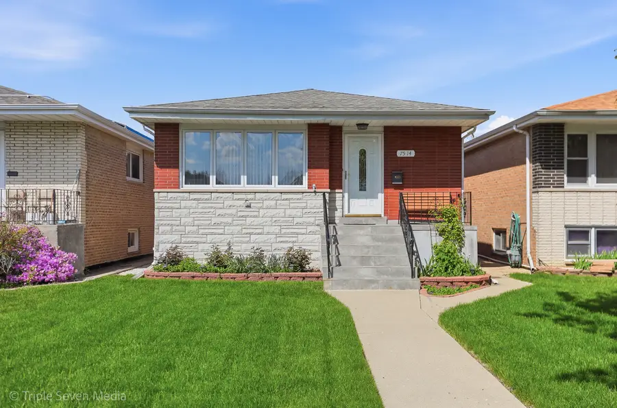 7514 Lockwood Avenue, Burbank, IL 60459 - #3