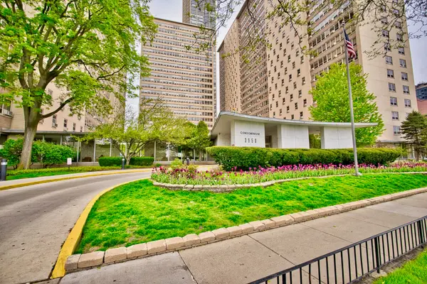 3950 N Lake Shore Drive N #1423D, Chicago, IL 60613