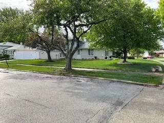 9117 S Tripp Avenue S, Oak Lawn, IL 60453 - #2