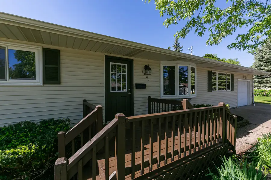 1501 Cherry Hills Road, Bettendorf, IA 52722 - #3