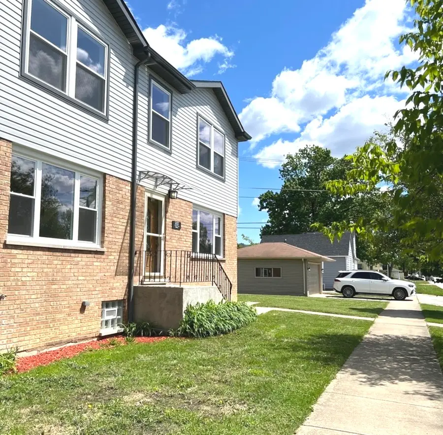 9555 Merton Avenue, Oak Lawn, IL 60453 - #2