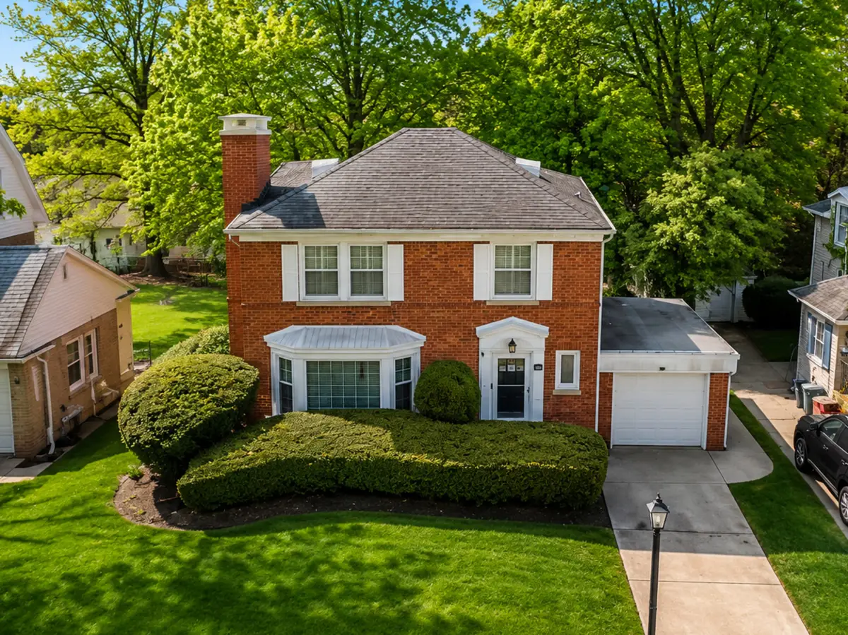6822 N Kenton Avenue, Lincolnwood, IL 60712 - #1