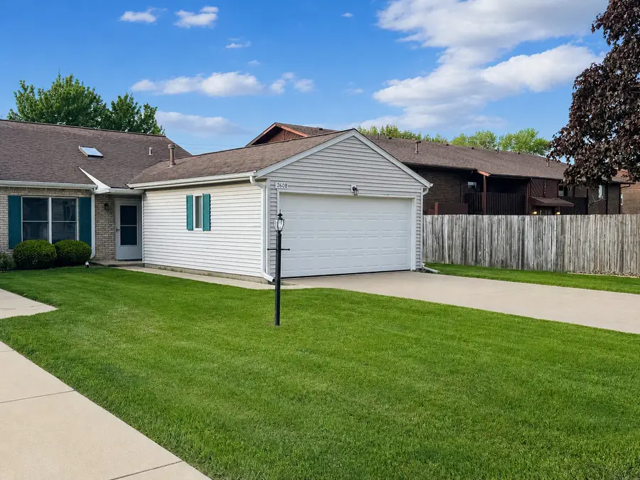 2608 38th Street, Moline, IL 61265 - #2