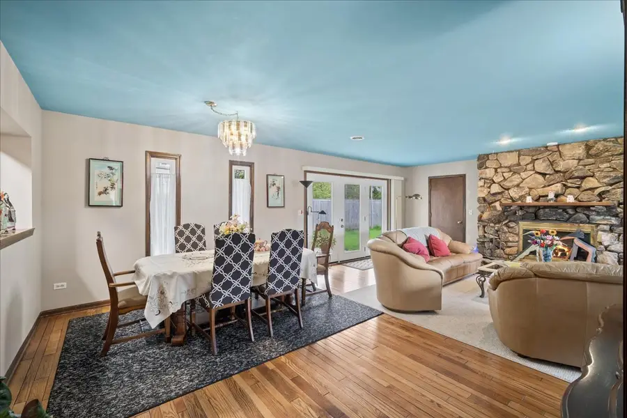 1112 Whitfield Road, Northbrook, IL 60062 - #2