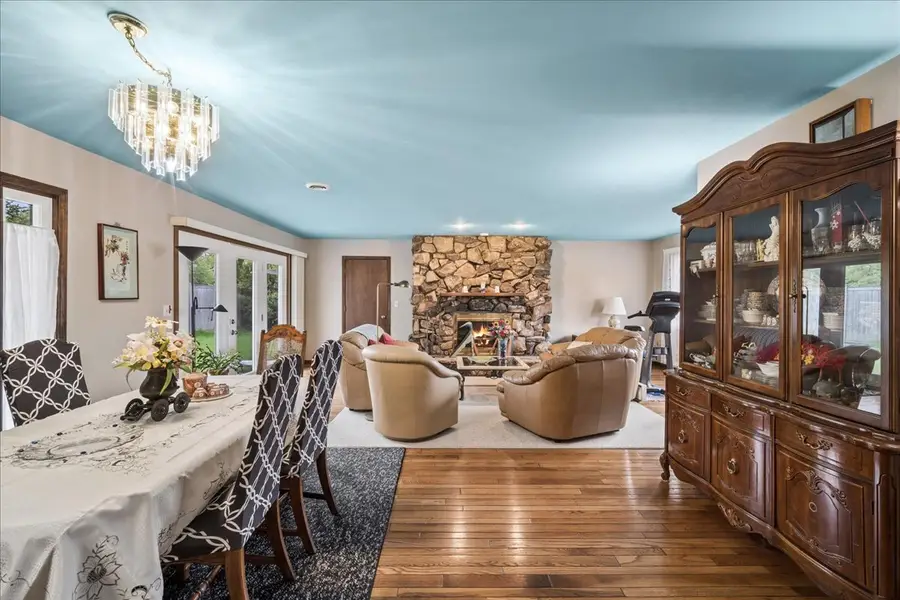 1112 Whitfield Road, Northbrook, IL 60062 - #3