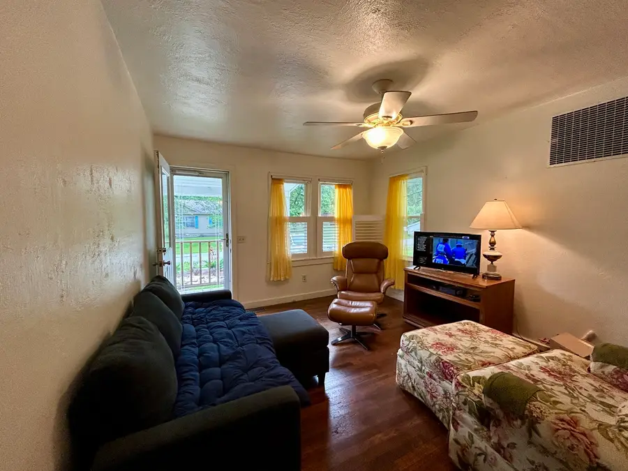 1211 W Short Drive W, Carbondale, IL 62901 - #2