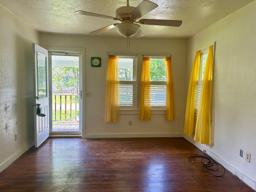 1211 W Short Drive W, Carbondale, IL 62901 - #3