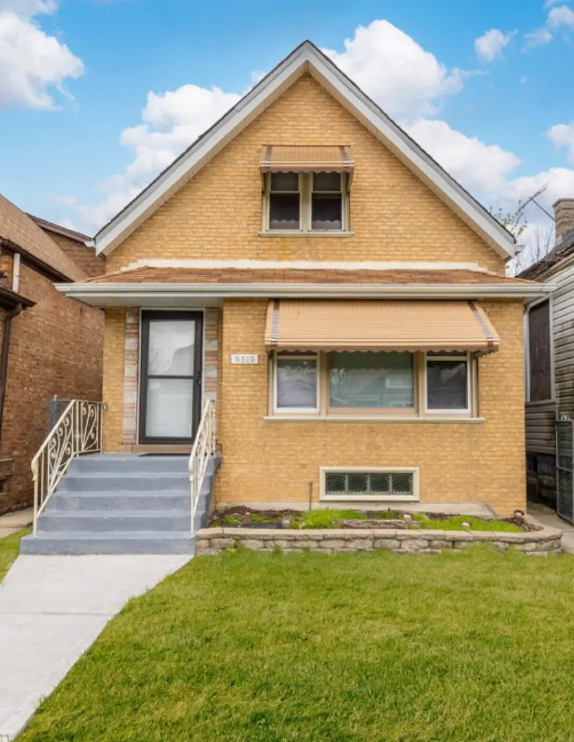 6519 S Oakley Avenue, Chicago, IL 60636 - #1