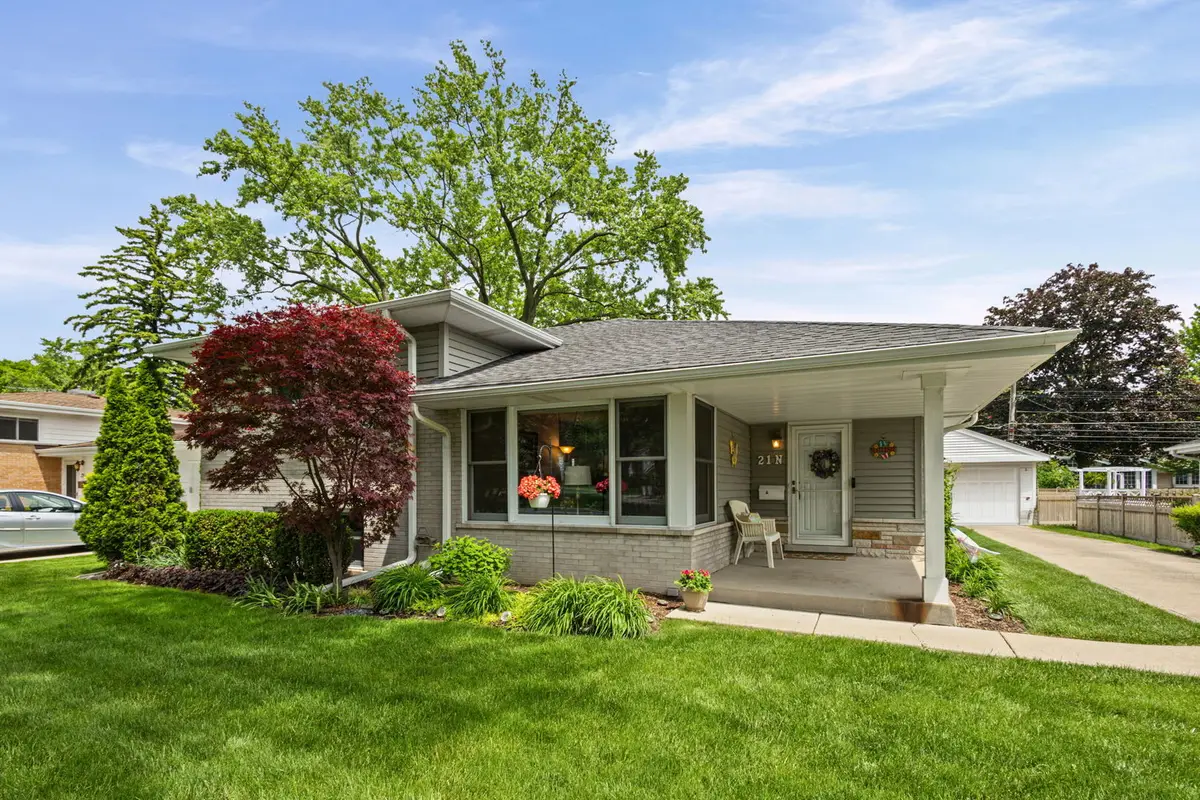 21 N Waterman Avenue, Arlington Heights, IL 60004 - #1