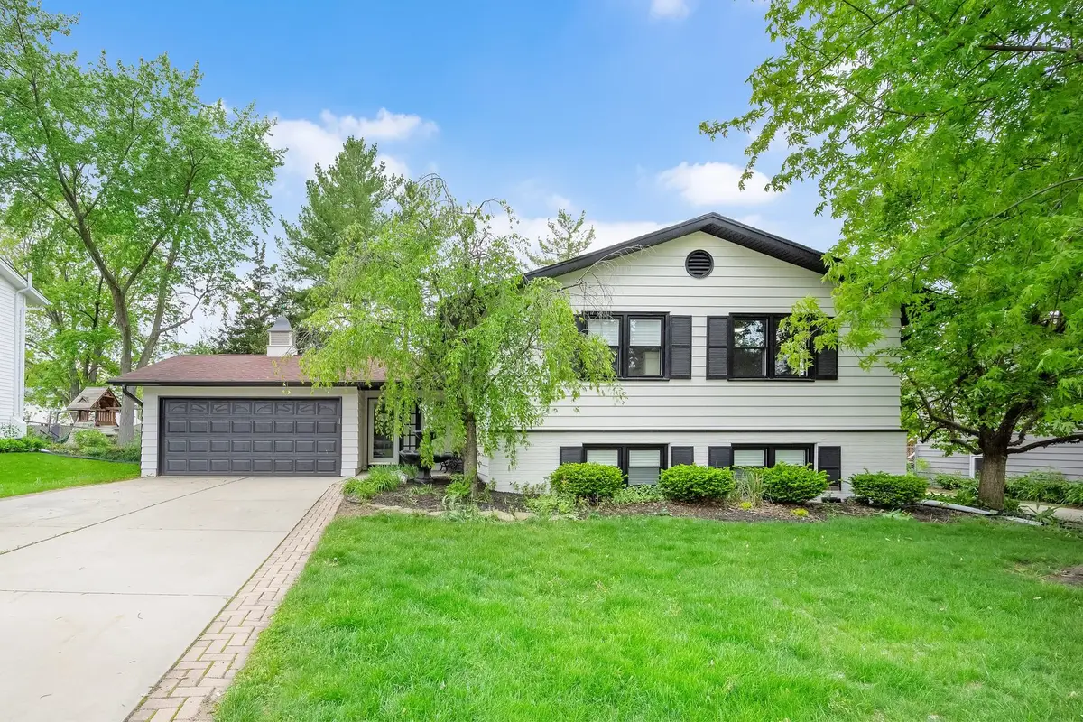 6312 Maxwell Drive, Woodridge, IL 60517 - #1