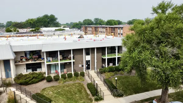 9800 S Karlov Avenue #2D, Oak Lawn, IL 60453