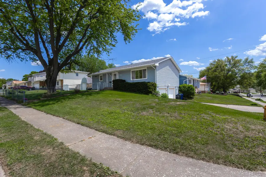 2665 W 35th Street, Davenport, IA 52806 - #2