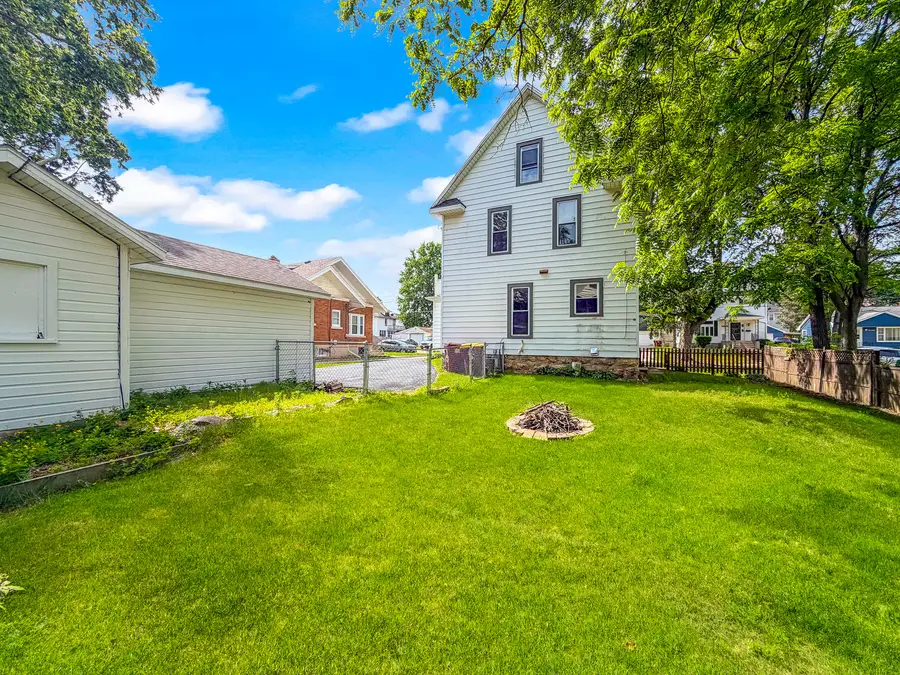 116 E Fuller Street, Freeport, IL 61032 - #3