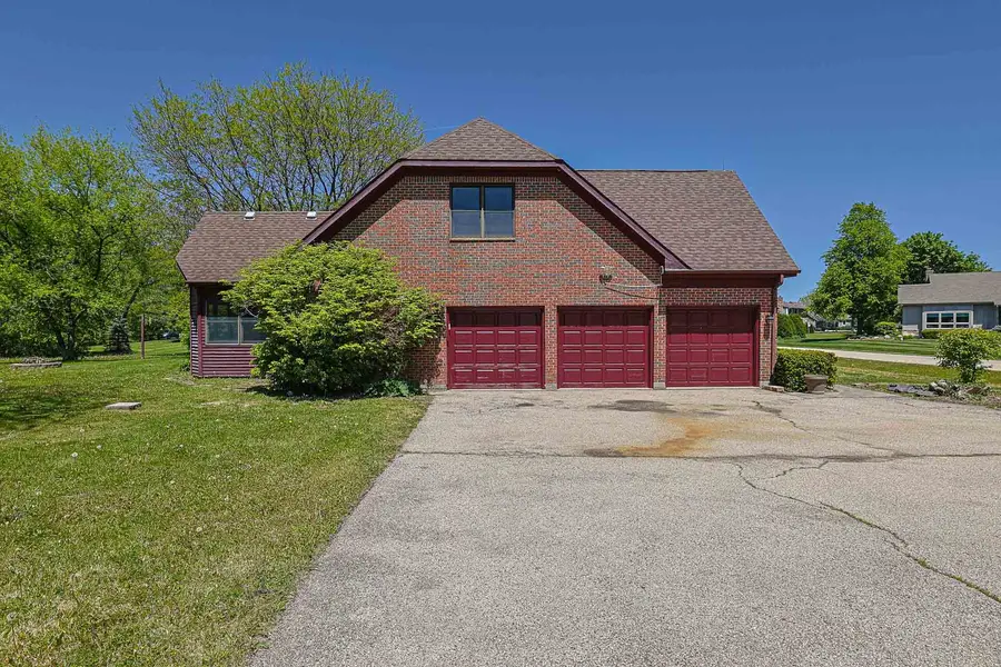 37 Mark Drive, Hawthorn Woods, IL 60047 - #2