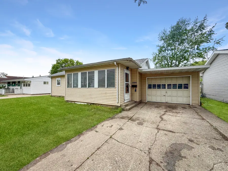 1305 Harper Drive, Rantoul, IL 61866 - #2