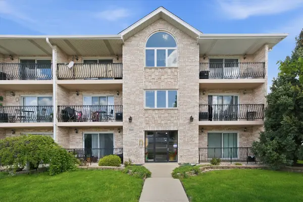 5940 W 87th Street #301, Burbank, IL 60459