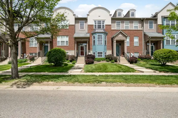 98 Village Station Lane, Grayslake, IL 60030