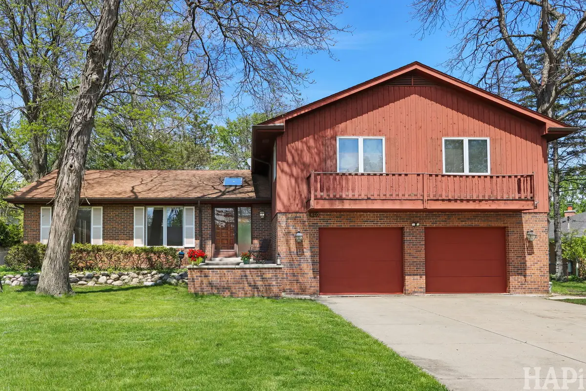 840 Queens Lane, Glenview, IL 60025 - #1