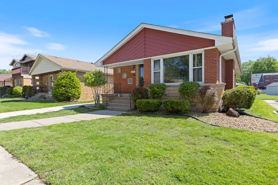 9247 S Ridgeway Avenue, Evergreen Park, IL 60805 - #2