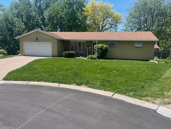 4110 Keeneland Court, Bettendorf, IA 52722