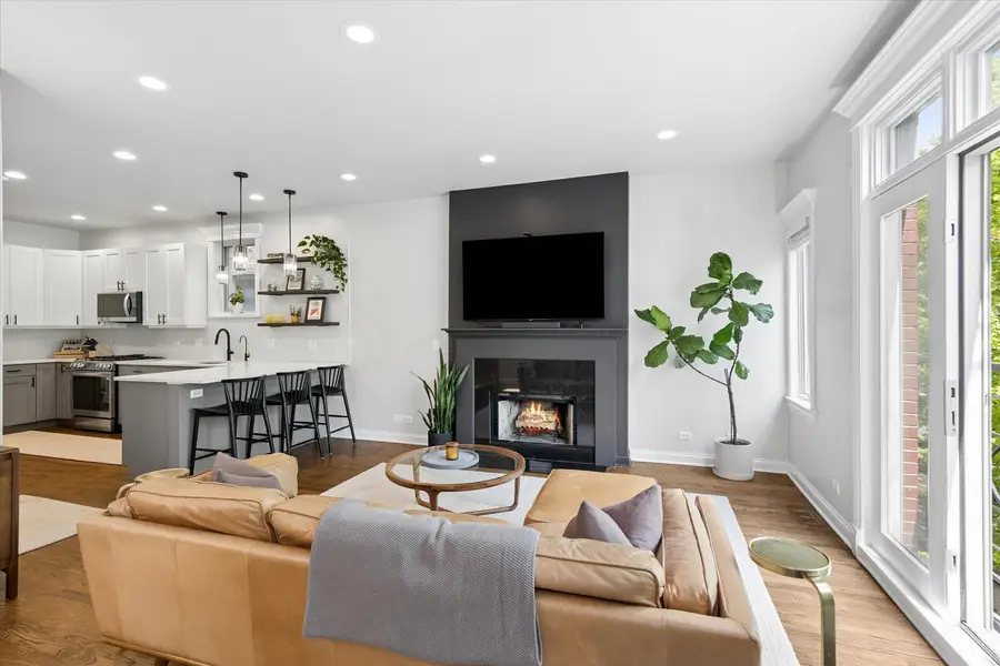 3728 N Kenmore Avenue #2, Chicago, IL 60613 - #2