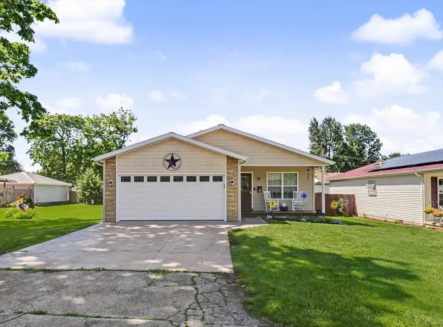 320 E Bogardus Street, Paxton, IL 60957 - #2
