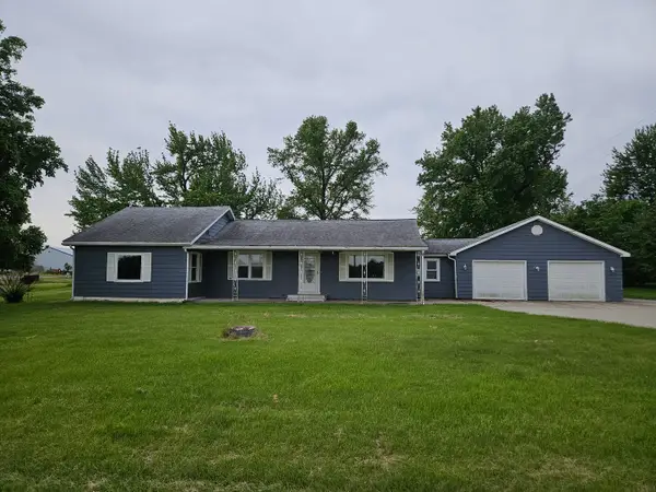 418 S 1st Street, Clay City, IL 62824
