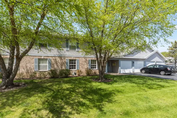 1129 N Red Oak Circle #2, Round Lake Beach, IL 60073