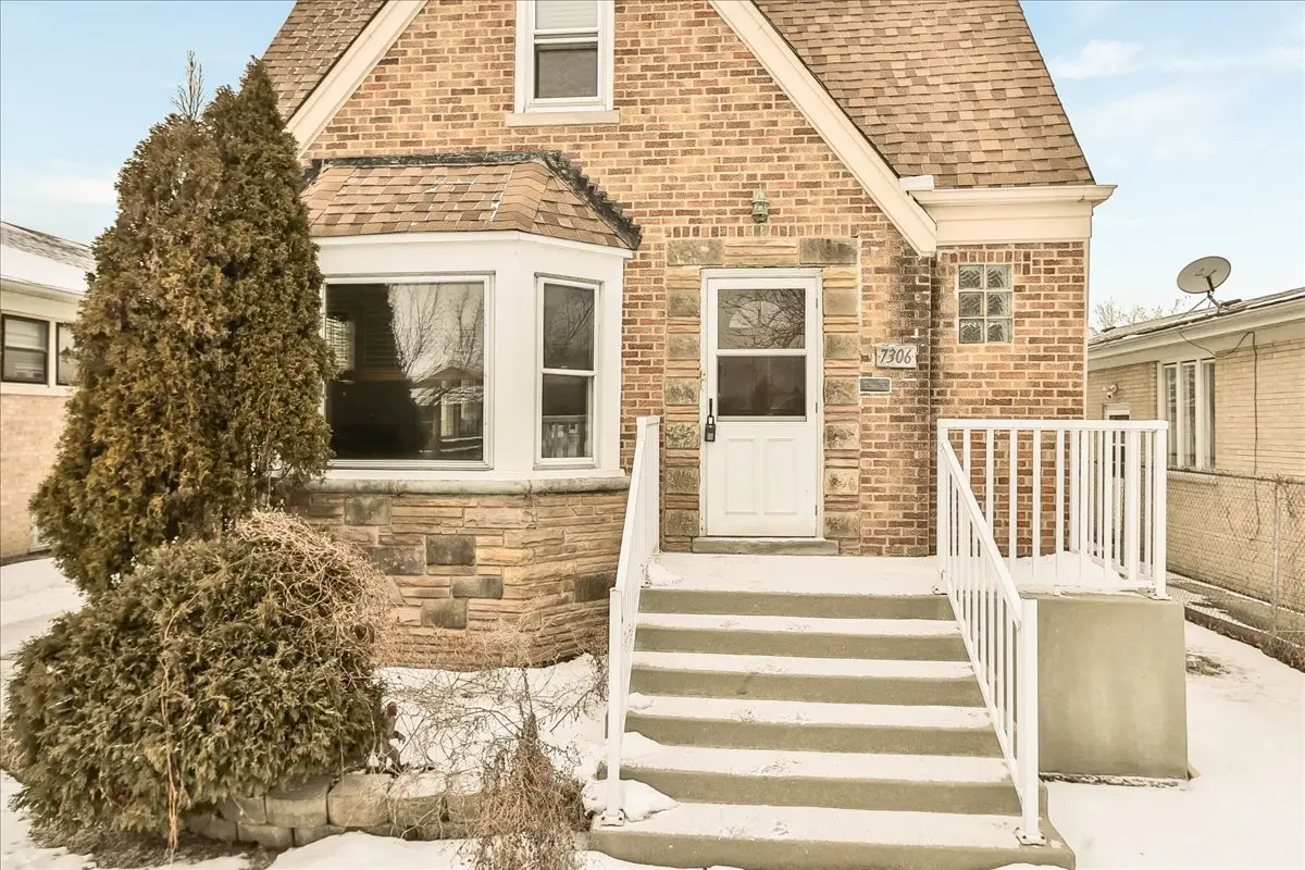 7306 W Olive Avenue, Chicago, IL 60631 - #1