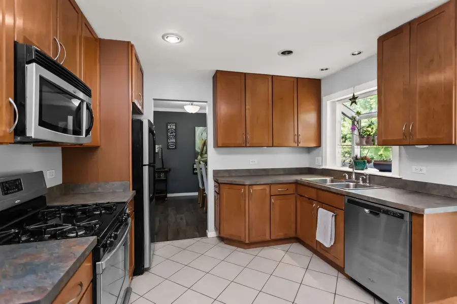 228 N Walnut Lane, Schaumburg, IL 60194 - #3