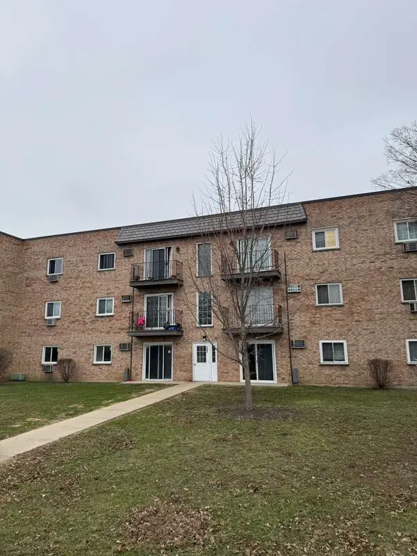 161 W Elk Trail #262, Carol Stream, IL 60188