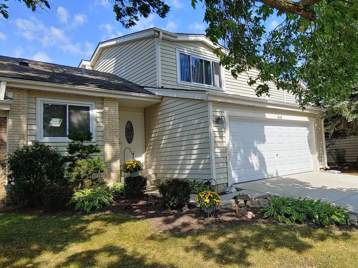 616 Claridge Circle, Hoffman Estates, IL 60169 - #1
