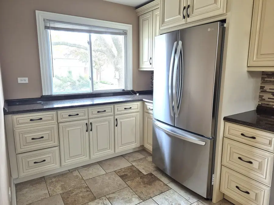 616 Claridge Circle, Hoffman Estates, IL 60169 - #3