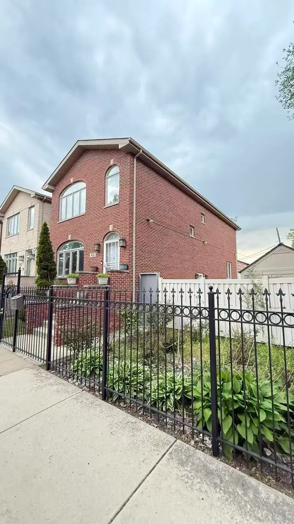 422 W 42nd Place, Chicago, IL 60609 - #2