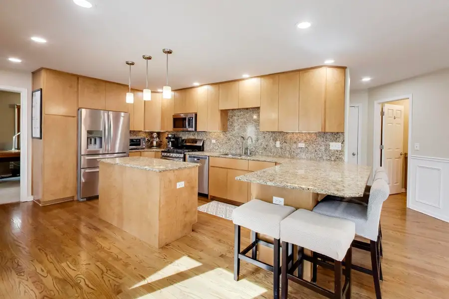 384 Du Pahze Street, Naperville, IL 60565 - #2